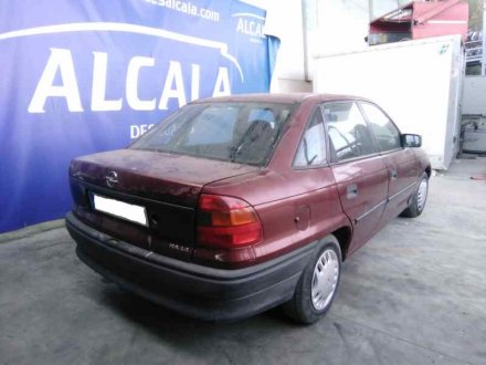 Vehiculo en el desguace: OPEL ASTRA F BERLINA GL