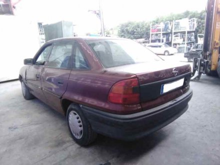 Vehiculo en el desguace: OPEL ASTRA F BERLINA GL