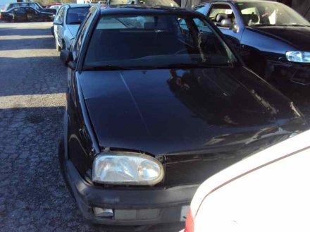 Vehiculo en el desguace: VOLKSWAGEN GOLF III BERLINA (1H1) S