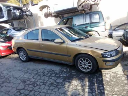 Vehiculo en el desguace: VOLVO S60 BERLINA 2.4 D