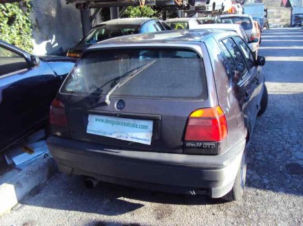 Vehiculo en el desguace: VOLKSWAGEN GOLF III BERLINA (1H1) S