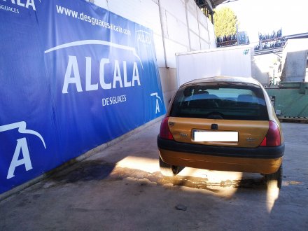 Vehiculo en el desguace: RENAULT CLIO II FASE I (B/CBO) 1.9 D