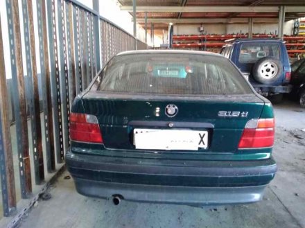 Vehiculo en el desguace: BMW SERIE 3 BERLINA (E36) 318i SE