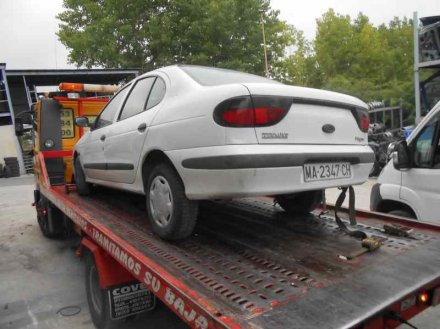 Vehiculo en el desguace: RENAULT MEGANE I BERLINA HATCHBACK (BA0) 1.9 dTi Alize
