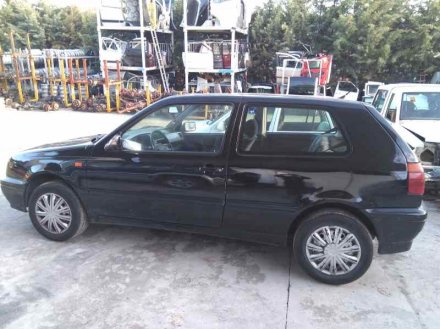 Vehiculo en el desguace: VOLKSWAGEN GOLF III BERLINA (1H1) S