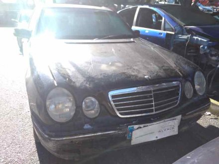 Vehiculo en el desguace: MERCEDES-BENZ CLASE E (W210) BERLINA DIESEL 270 CDI (210.016)