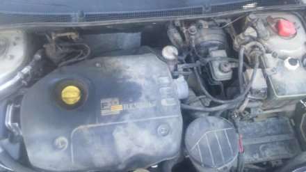 Vehiculo en el desguace: RENAULT LAGUNA (B56) 1.9 dTi