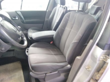 Vehiculo en el desguace: RENAULT SCENIC II 1.5 dCi Diesel