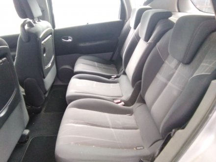 Vehiculo en el desguace: RENAULT SCENIC II 1.5 dCi Diesel
