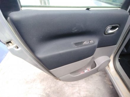 Vehiculo en el desguace: RENAULT SCENIC II 1.5 dCi Diesel