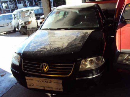 Vehiculo en el desguace: VOLKSWAGEN PASSAT BERLINA (3B3) Advance