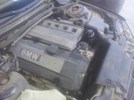 Vehiculo en el desguace: BMW SERIE 3 BERLINA (E46) 320i