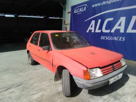 Vehiculo en el desguace: PEUGEOT 205 BERLINA P1F