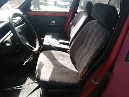 Vehiculo en el desguace: PEUGEOT 205 BERLINA P1F