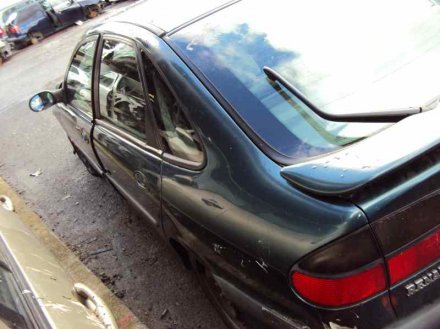 Vehiculo en el desguace: RENAULT LAGUNA (B56) 2.2 D RT (B56F/G)