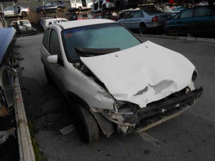 Vehiculo en el desguace: OPEL CORSA B Swing