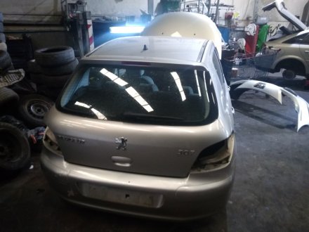 Vehiculo en el desguace: PEUGEOT 307 BERLINA (S2) XT