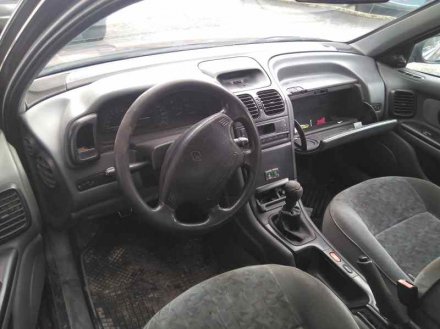 Vehiculo en el desguace: RENAULT LAGUNA (B56) 1.8 RN (B56B)