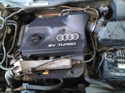 Vehiculo en el desguace: AUDI A3 (8L) 1.8 T Ambiente