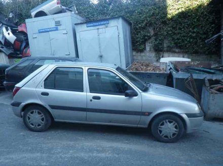 Vehiculo en el desguace: FORD FIESTA BERLINA (DX) Ambiente