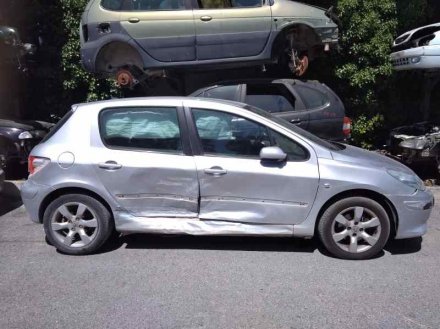 Vehiculo en el desguace: PEUGEOT 307 BERLINA (S2) X-Line