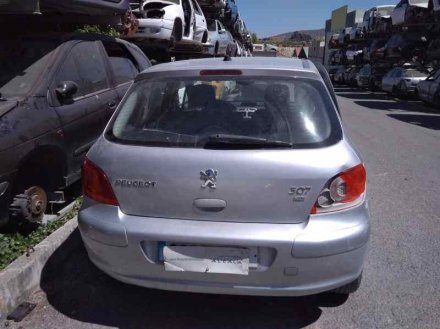 Vehiculo en el desguace: PEUGEOT 307 BERLINA (S2) X-Line