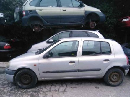 Vehiculo en el desguace: RENAULT CLIO II FASE I (B/CBO) 1.2