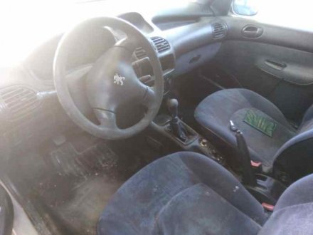 Vehiculo en el desguace: PEUGEOT 206 BERLINA XT