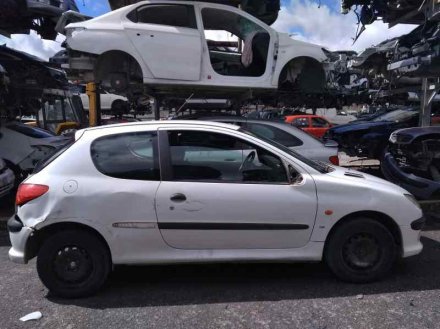 Vehiculo en el desguace: PEUGEOT 206 BERLINA XS