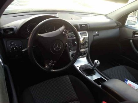 Vehiculo en el desguace: MERCEDES-BENZ CLASE C (W203) SPORTCOUPE C 220 CDI (LA) (203.708)