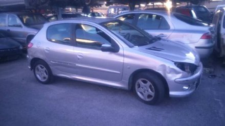 Vehiculo en el desguace: PEUGEOT 206 BERLINA XS Clim