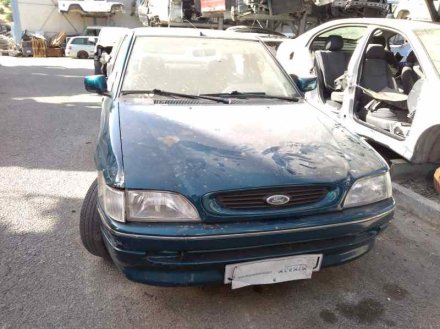 Vehiculo en el desguace: FORD ESCORT BERLINA CL