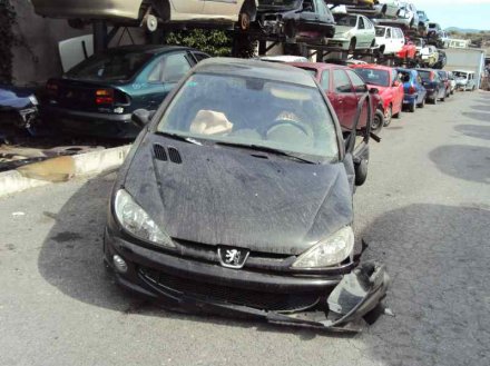 Vehiculo en el desguace: PEUGEOT 206 BERLINA XR