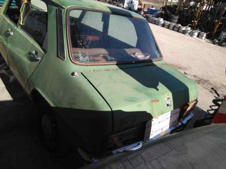 Vehiculo en el desguace: RENAULT R 7 *