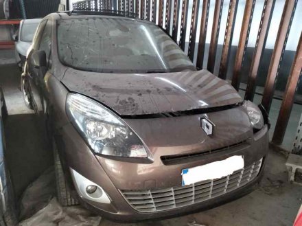 Vehiculo en el desguace: RENAULT SCENIC III Grand Family Edition