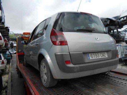 Vehiculo en el desguace: RENAULT SCENIC II Confort Expression