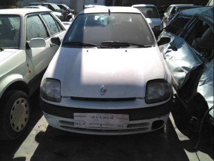 Vehiculo en el desguace: RENAULT CLIO II FASE I (B/CBO) 1.9 D