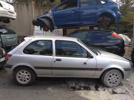 Vehiculo en el desguace: FORD FIESTA BERLINA (DX) Básico