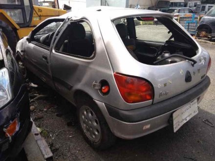 Vehiculo en el desguace: FORD FIESTA BERLINA (DX) Básico