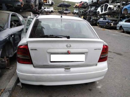 Vehiculo en el desguace: OPEL ASTRA G BERLINA Club