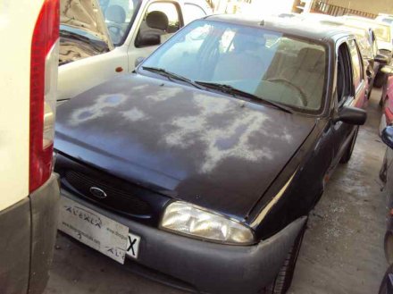 Vehiculo en el desguace: FORD FIESTA BERLINA Ghia