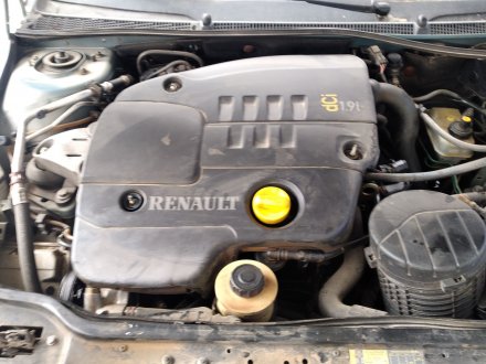 Vehiculo en el desguace: RENAULT LAGUNA (B56) 1.9 dCi Diesel CAT