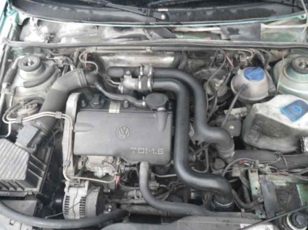 Vehiculo en el desguace: VOLKSWAGEN PASSAT VARIANT (3A5) GL