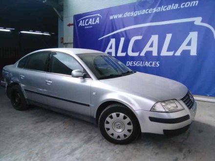 Vehiculo en el desguace: VOLKSWAGEN PASSAT BERLINA (3B3) Advance