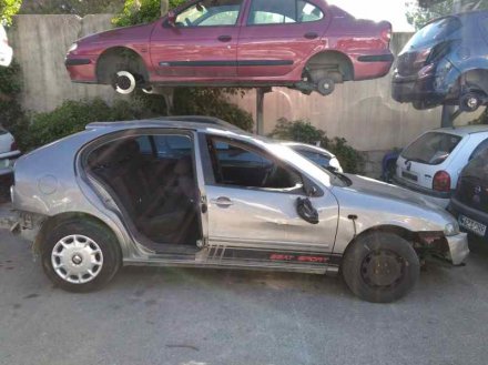 Vehiculo en el desguace: SEAT LEON (1M1) Signo