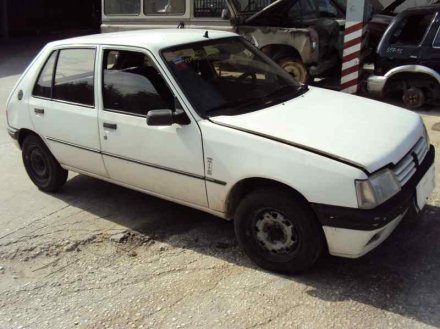 Vehiculo en el desguace: PEUGEOT 205 BERLINA 1.8 D Mito