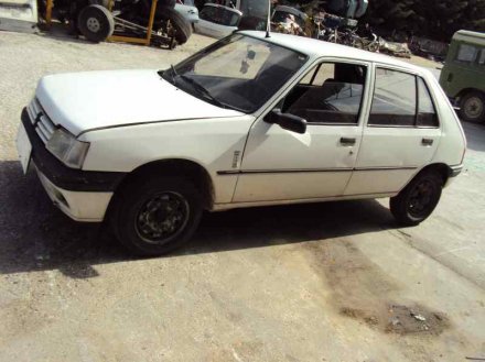 Vehiculo en el desguace: PEUGEOT 205 BERLINA 1.8 D Mito