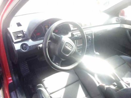 Vehiculo en el desguace: AUDI A4 AVANT (8E) 3.0 TDI Quattro