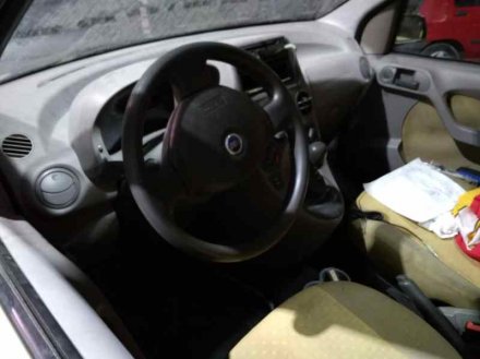 Vehiculo en el desguace: FIAT PANDA (169) 1.2 8V Dynamic