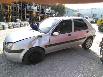 Vehiculo en el desguace: FORD FIESTA BERLINA (DX) Ambiente